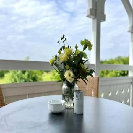 Mit Aufzug Und Balkon Auf Ruegen *